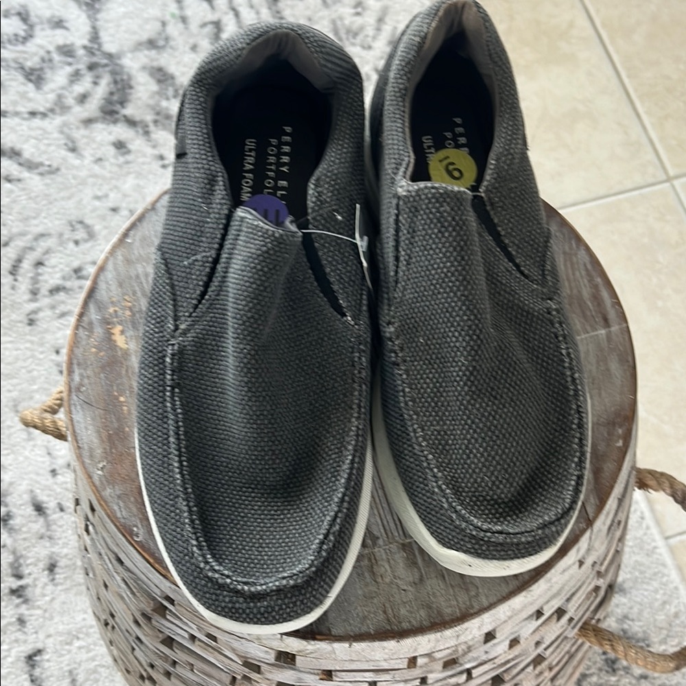Perry Ellis Men's Charcoal Gray Slip-On Canvas Loafers